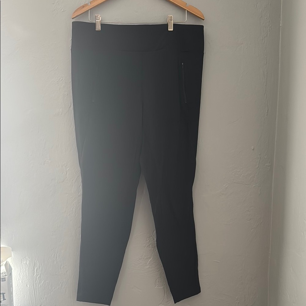 Athleta Black High-Waist Leggings with Side Zip Pocket